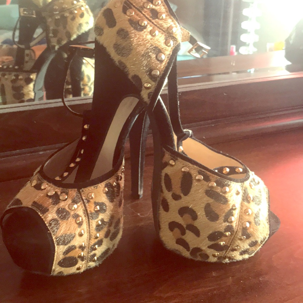 High Leopard print stilettos!